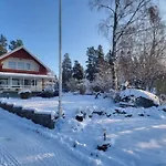샬레 Big 4 Bedroom House With Sauna By The Sea 바사