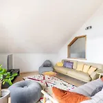 샬레 Big 4 Bedroom House With Sauna By The Sea 바사