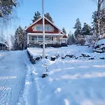 Big 4 Bedroom House With Sauna By The Sea *
