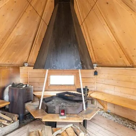 Big 4 Bedroom House With Sauna By The Sea Horská chata *