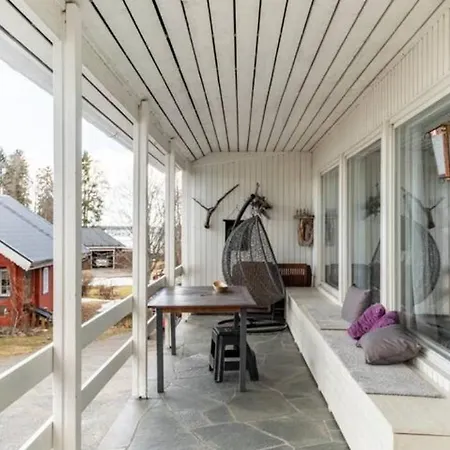 Big 4 Bedroom House With Sauna By The Sea