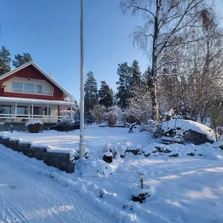 Σαλέ Big 4 Bedroom House With Sauna By The Sea Βάασα