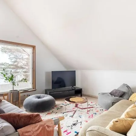Big 4 Bedroom House With Sauna By The Sea Horská chata *