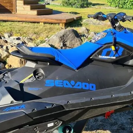 Big 4 Bedroom House With Sauna By The Sea *