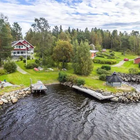 Big 4 Bedroom House With Sauna By The Sea Σαλέ