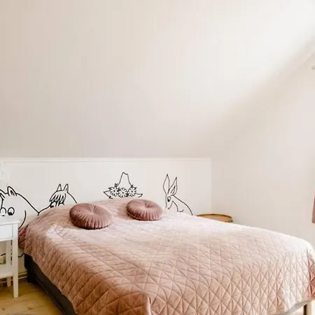 Big 4 Bedroom House With Sauna By The Sea シャレー