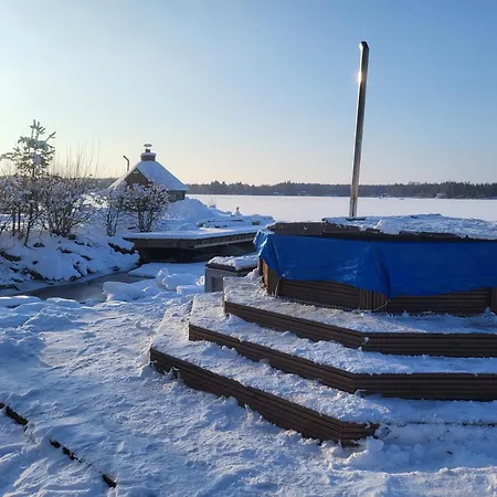 Big 4 Bedroom House With Sauna By The Sea シャレー