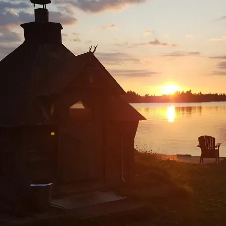 Big 4 Bedroom House With Sauna By The Sea